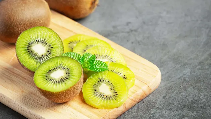 آشنایی با ترکیبات کیوی در هضم غذا